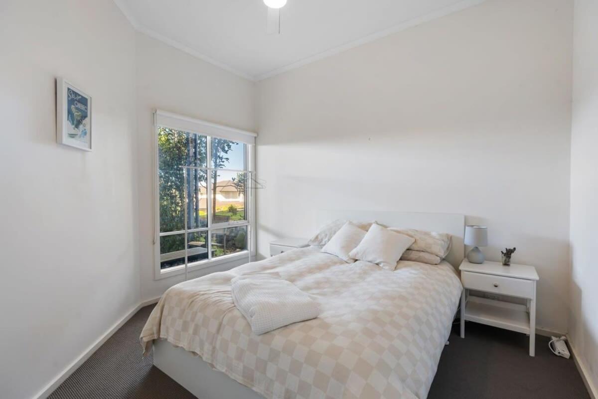 8 Davies St Encounter Bay - No Linen Included - Wi-Fi - Sea Views Villa Exterior photo