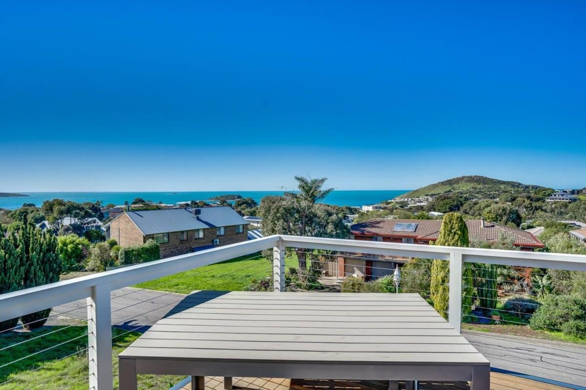 8 Davies St Encounter Bay - No Linen Included - Wi-Fi - Sea Views Villa Exterior photo