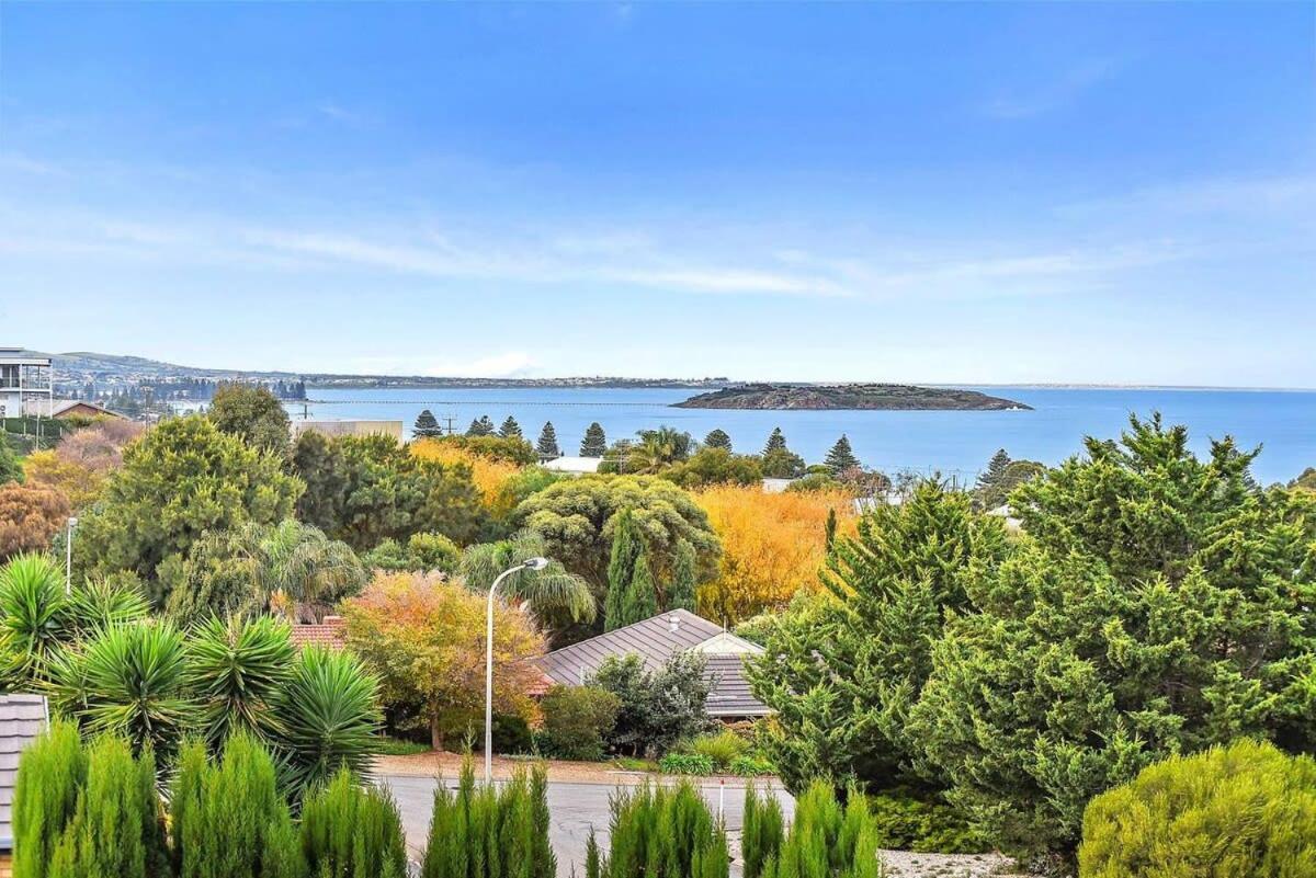 8 Davies St Encounter Bay - No Linen Included - Wi-Fi - Sea Views Villa Exterior photo